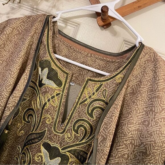 Embellished Brown and Green kaftan Dress with matching Duster - Picture 5 of 11